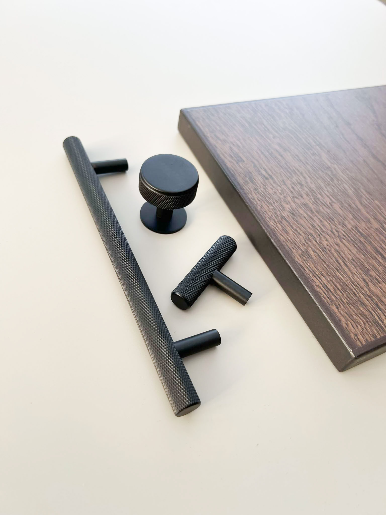 Vlg de rigtige kkkengreb og knopper - din guide til nyt look i kkkenet