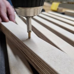 Lamelskrue 4,0x13x18mm - Gulforzinket Stl