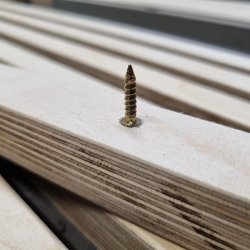 Lamelskrue 4,0x13x18mm - Gulforzinket Stl