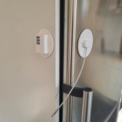 Vindue & Skabssikring V7 med Kabel og Kode - Hvid