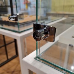 Vitrineskabsls "Sigyn" til 4-6mm Glas - Forkromet