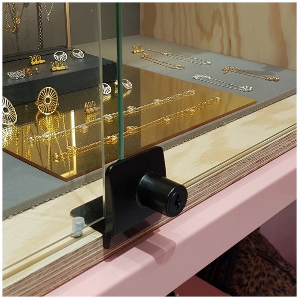 Slutblik til Vitrineskabsls "Sjfn" m/Dobbelt Glas