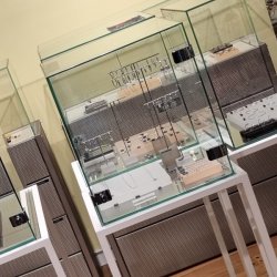 Vitrineh�ngsel "See Me" 4-6,75mm Glas - Forkromet