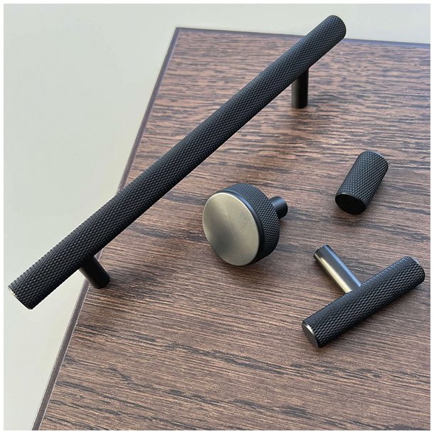 Riflet T-Bar "House" - Mat Sort - 50mm