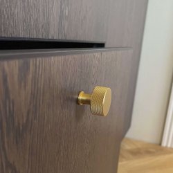 Riflet Mbelknop "House" - Brstet Messing med Lak - 32mm