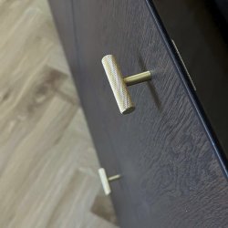 Riflet T-Bar "House" - Brstet Messing med Lak - 50mm