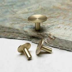 Mbelknop "Maia" - Brstet Messing med Lak - 24mm