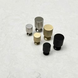 Mbelknop "Justa" - Brstet Messing med Lak - 21x33mm