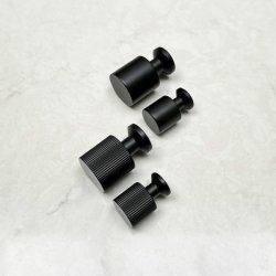 Mbelknop "Fauna" - Mat Sort - 21x33mm