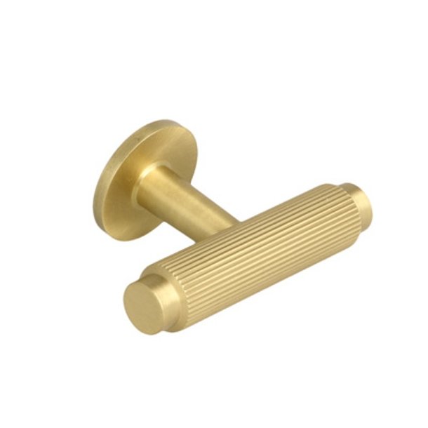 Linjeret T-Bar "Justa" - Brstet Messing med Lak - 56mm