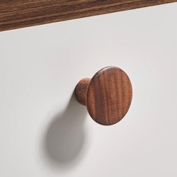 Mbelknop/knage "Robin" - Lakeret Valnd - 28mm