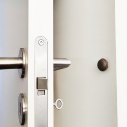 Selvklbende Drstopper/Knage "Macaron" - Strawberry