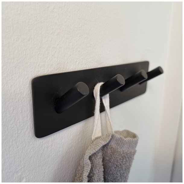 Selvklbende Knage "Pisa" - 4 Kroge - Mat Sort