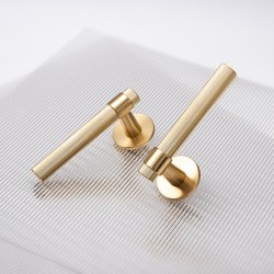 D�rgreb S�t "Justa" - B�rstet Messing Finish