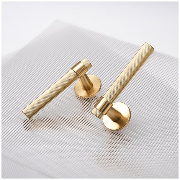 D�rgreb S�t "Justa" - B�rstet Messing Finish